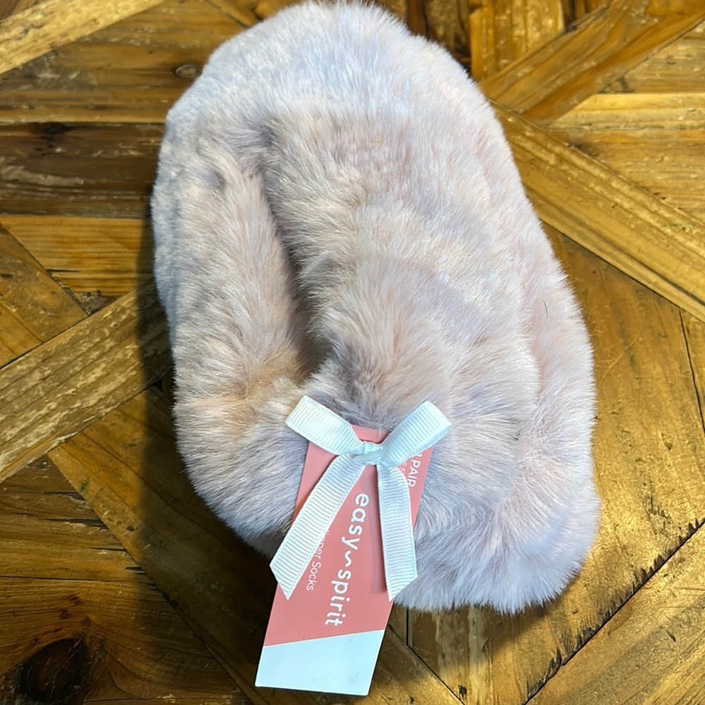Easy spirit fluffy slippers